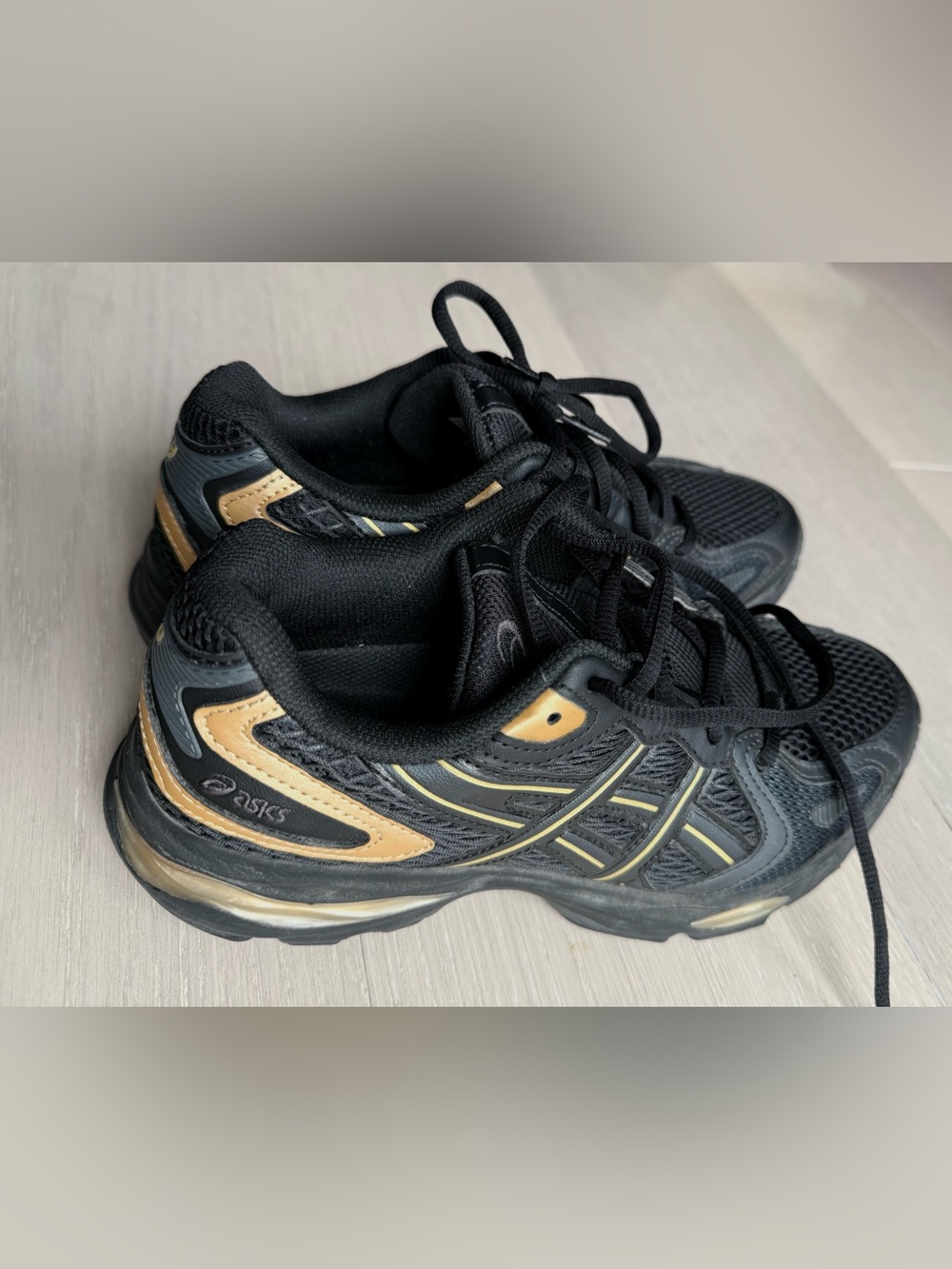 ASICS GEL- K1011 Unisex Sneaker - Black and Pure Gold  - Size 39  M6/W7.5 - Picture 6 of 13